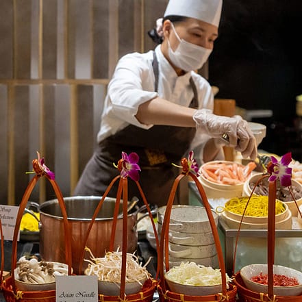 Lunch at Mundo – Brunches JUGH.com Special Offers, Deals & Discounts in Japan